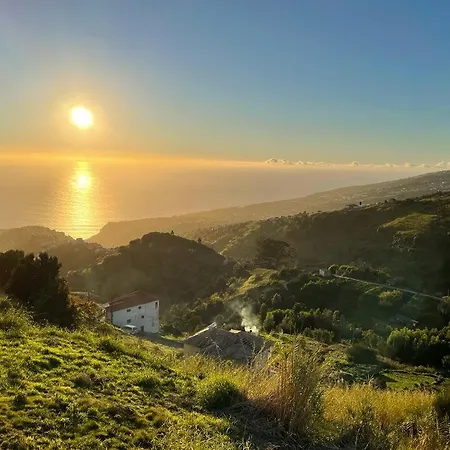 Hills And Atlantic Ocean Retreat - Conceicao House Ferienhaus *